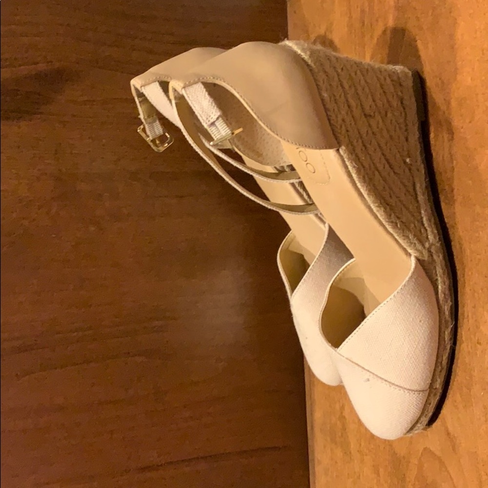 Linen shoes